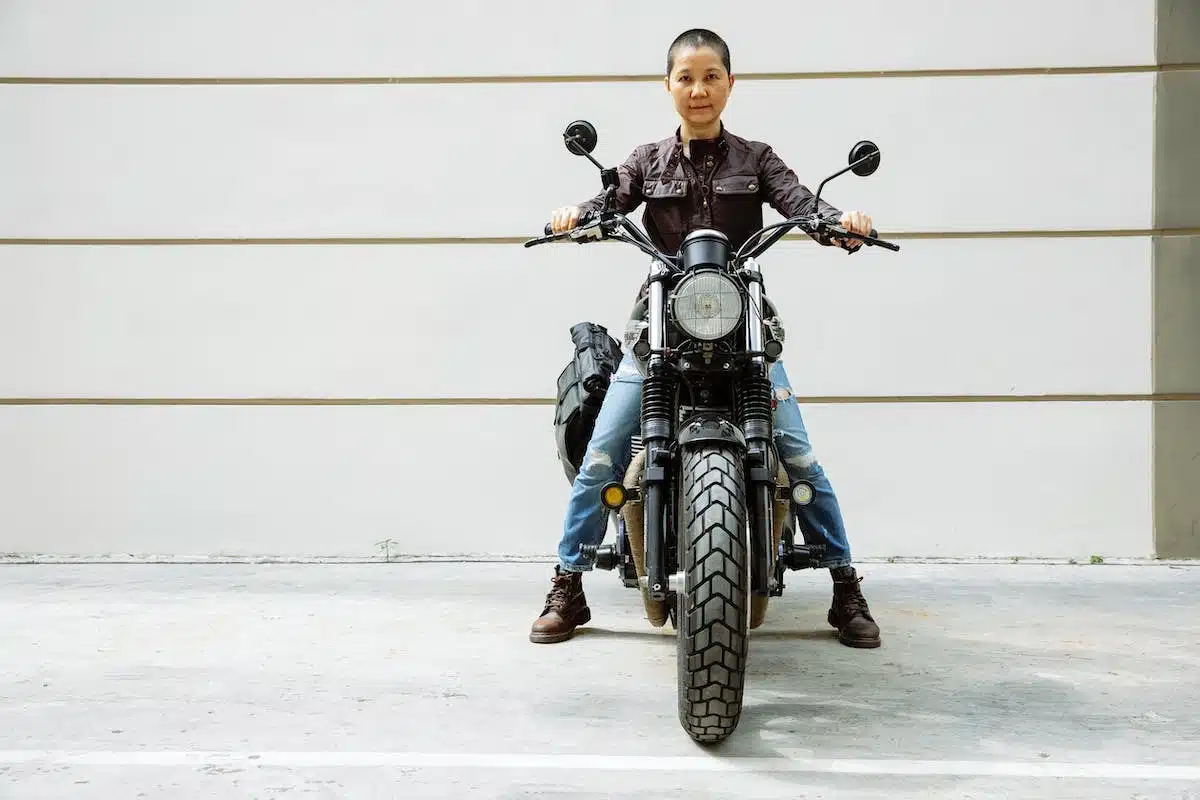 femme motocycliste